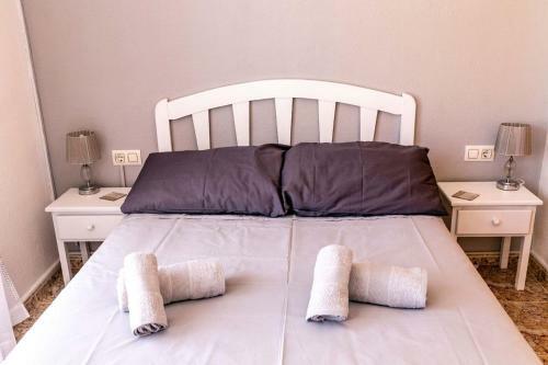 Fabulous 3 Bed House With 4 Communal Pools