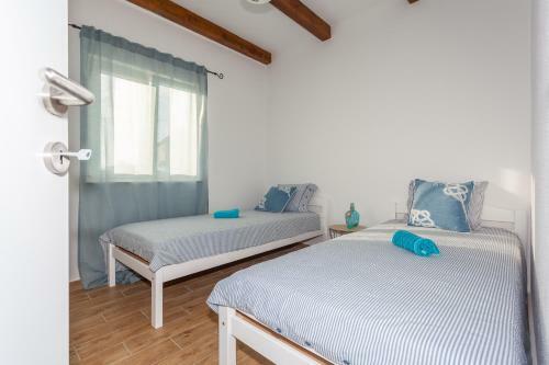 Stone Villa Oasis, Vrana Lake