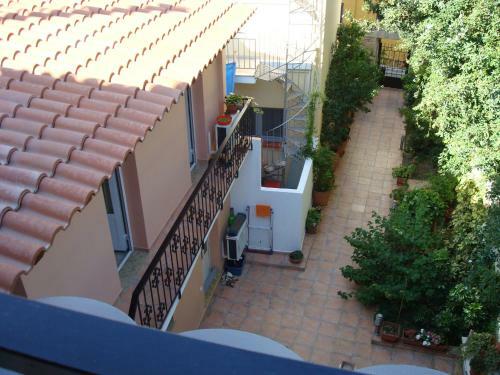 Relax In Aegina Town Apartments