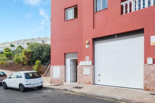 Three Bedroom Apartment II Near Sc