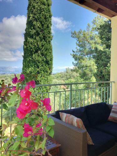 Gastouri Villa Pascalia With Pool And Views
