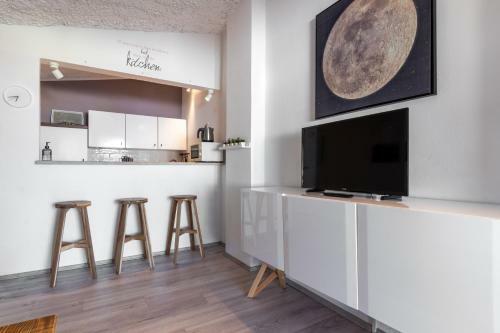 Cool Sunny Apartments