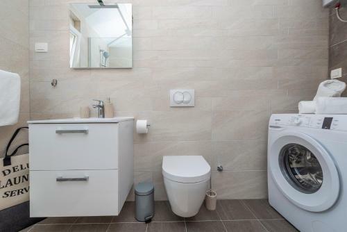 Luxury Apartments - La Vir 3 & 4