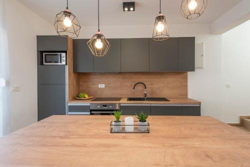 Luxury Apartments - La Vir 3 & 4