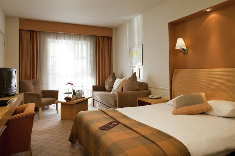 Mercure London Staines-upon-thames Hotel