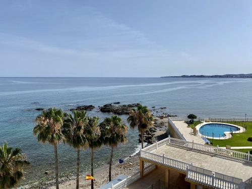 Perla Torremuelle - 'the Old Man' Front Line Apart