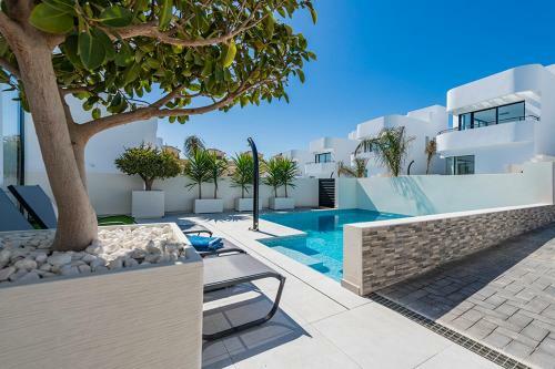Stylish Villa 2018,pool,3b.r.wifi,netflix