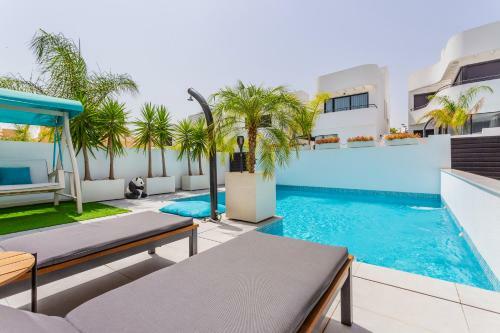 Stylish Villa 2018,pool,3b.r.wifi,netflix