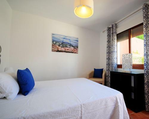 Hostal La Fuente Retreat - B&B