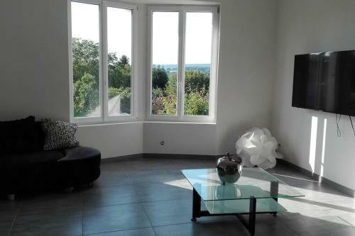 Maison � La Campagne Pr�s De La Ville