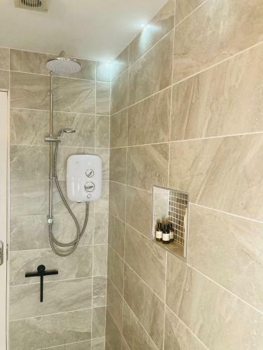 Luxurious 2-bed Town Centre Apartment