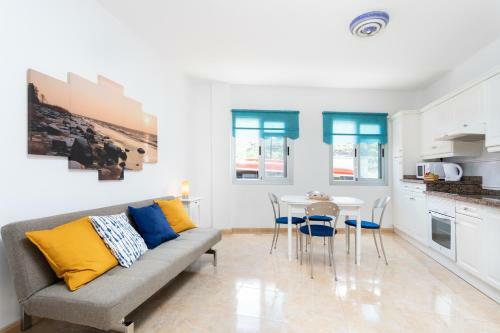 Home2book Sea Front Charco Azul Pool Apartment