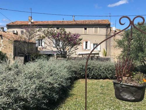Maison Vigneronne Avec Jacuzzi En M�diterran�e