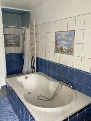 Maison Vigneronne Avec Jacuzzi En M�diterran�e