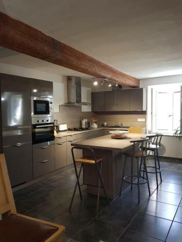 Maison Vigneronne Avec Jacuzzi En M�diterran�e