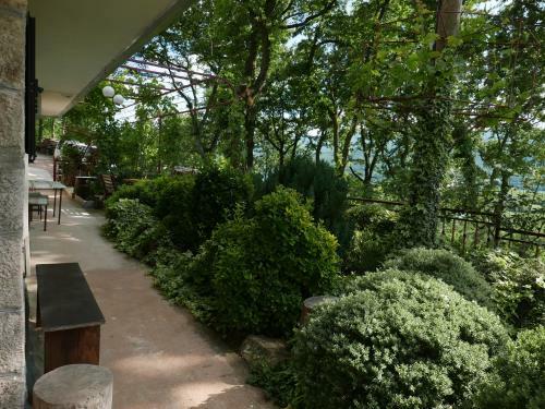 Apartments Cvitini Dvori Garjak