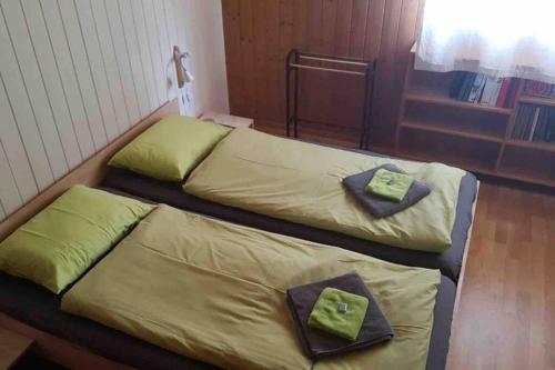 Apartamento Gem�tliche Dachwohnung Im Chalet Mit Bergblick