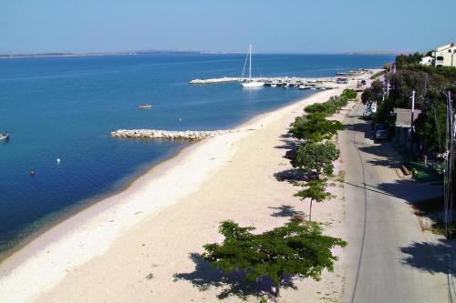 Apartments By The Sea Vrsi - Mulo, Zadar - 17066