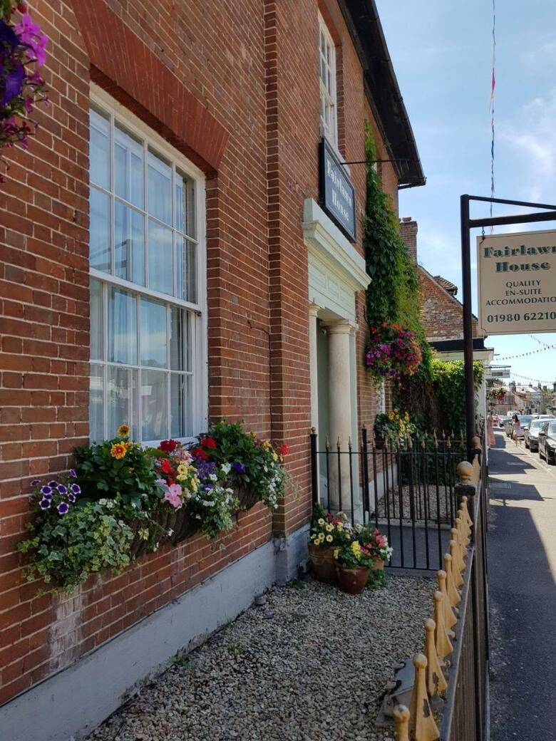 Hostal Fairlawn House