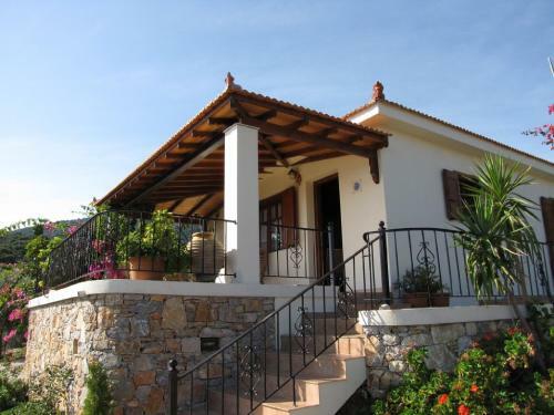 Villa Oceanis - Luxury Seaside Villa