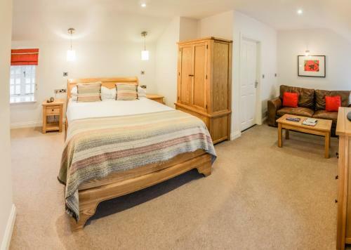 Gwesty'r Emlyn Hotel