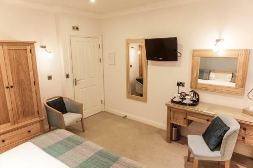 Gwesty'r Emlyn Hotel