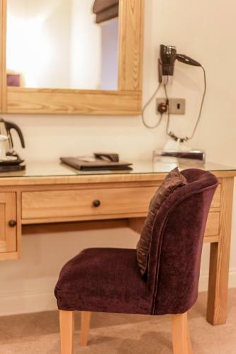 Gwesty'r Emlyn Hotel