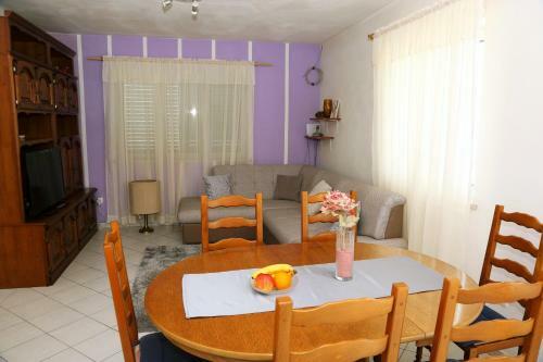 Apartments Tonia Br. 1