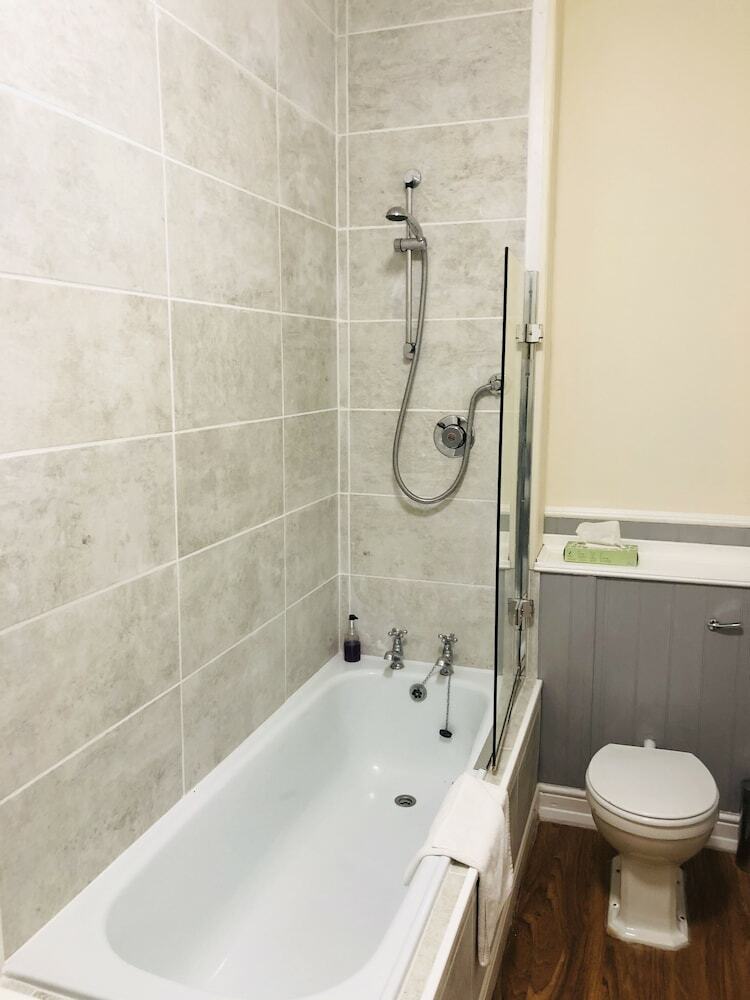 Brook Whipper-in Hotel
