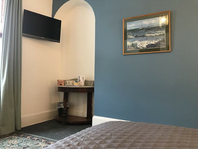 Hostal Lynwood House