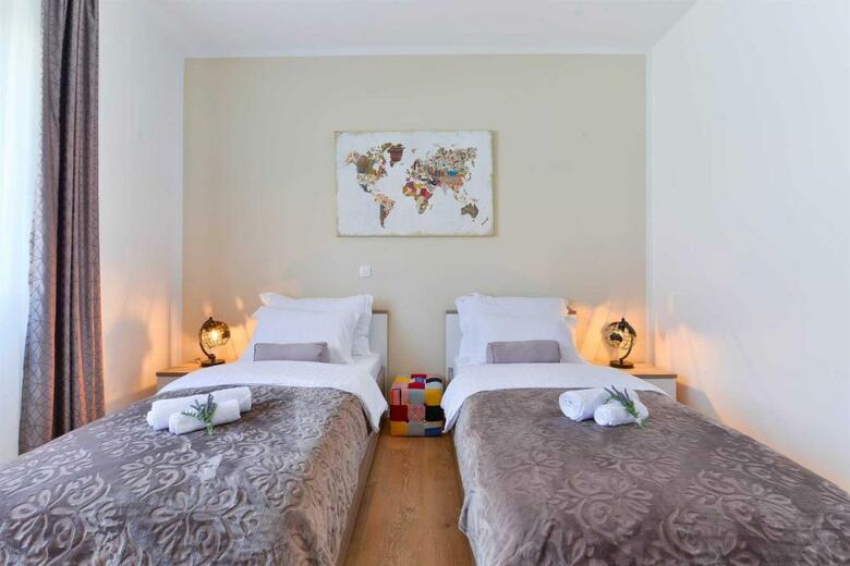 4* Villa First Hill With Heated Pool, Zaton