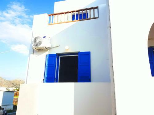 Larinaki's Studio No2