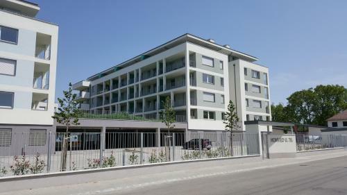 N�gy �gt�j Apartmanok - Nyugat