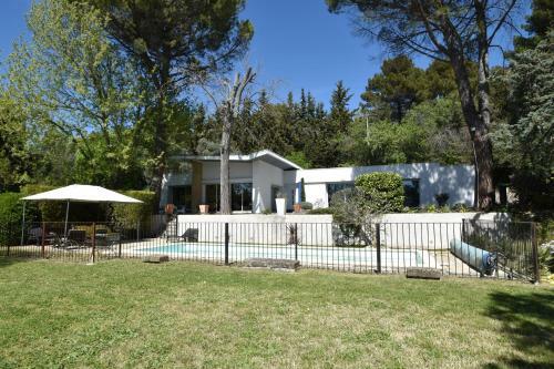 Bed & Breakfast Suite Ind�pendante Au Calme Avec Piscine