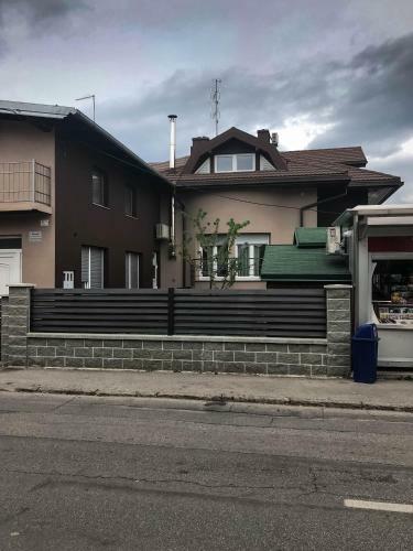 Hostal Villa Zoki - Soba Dnevni Najam