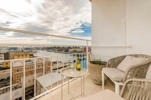 Urban Luxury Apartment