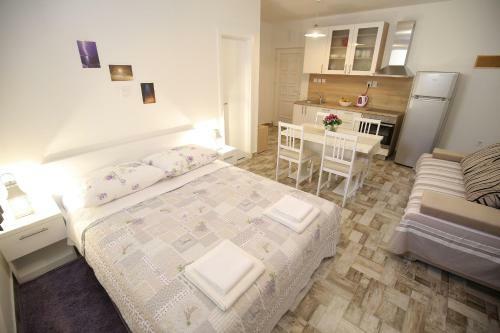 Studio Apartment Laura