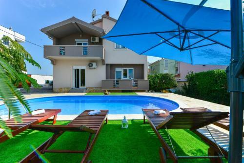 Holiday Home Kiara With Pool