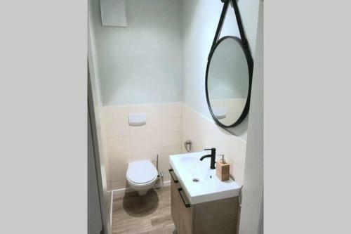 Apartamento Modern 4 Beds In Convenient Location, Free Parking