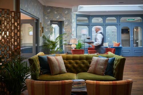Hotel Connaught Lodge