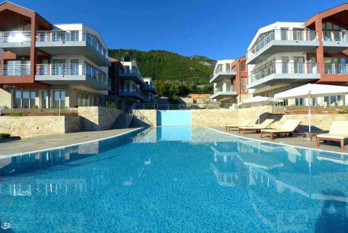 Acacia Hill Apartments