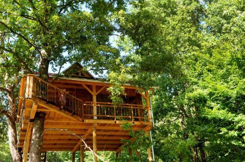 Lodge Treehouse Resnice -mre?nica