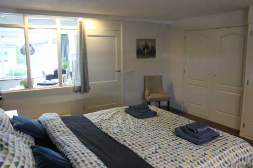 Reseda Apartment