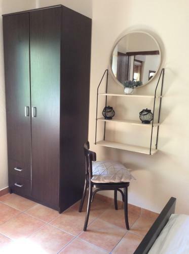 Hostal Mediterranean Holiday House & Apartments