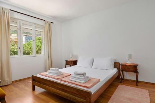 Hostal Mediterranean Holiday House & Apartments