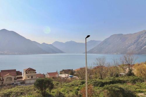 Apartamento Modern Apt In Dobrota W/ Great Bay Views