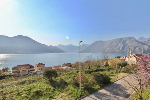 Apartamento Modern Apt In Dobrota W/ Great Bay Views