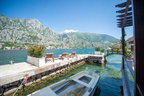 Villa Seaside House Kotor