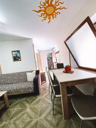 Nice Apartment Near The Old Town