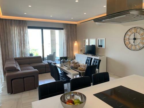 Artist Terrace Apartments